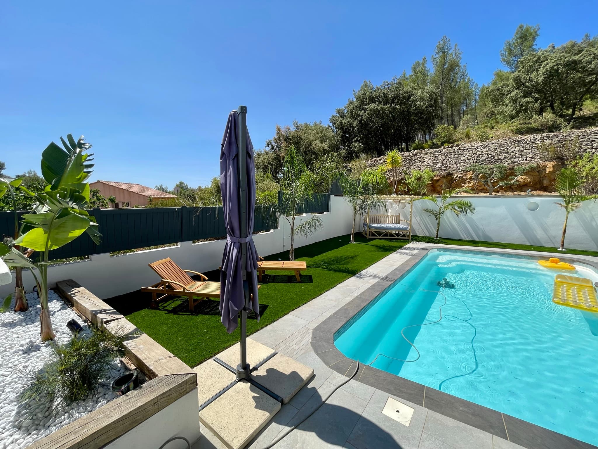 Terrasse bois et piscine